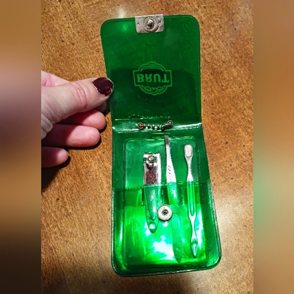 Vintage Brut Mens Manicure set - Picture 3 of 3